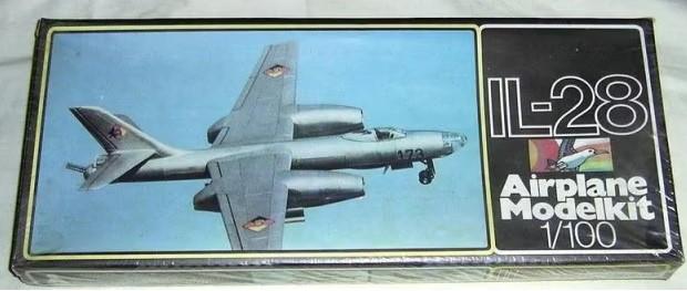 1:100		VEB Plasticart	IL-28	elkezdetlen	dobozos	8000			