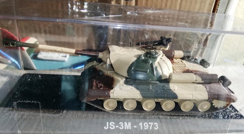 1:72			JS-3 M	elkészített	dobozos	3000