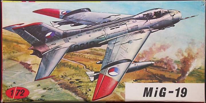 1:72		KP	MIG-19	elkezdetlen	dobozos	2700			