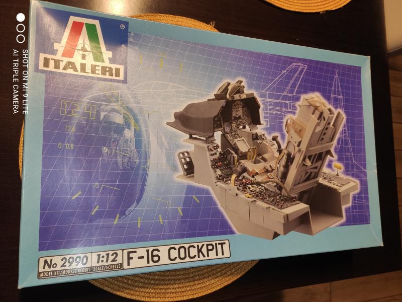 Italeri #2990 F-16 Cockpit 1/12