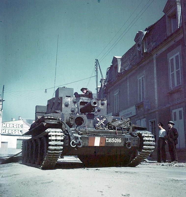 British Cruiser Tank Mk VIII Centaur Mk IV CS british-cruiser-tank-mk-viii-centaur-mk-iv-cs