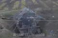 Ukrán Akácia önjáró löveg az álcasátor alatt