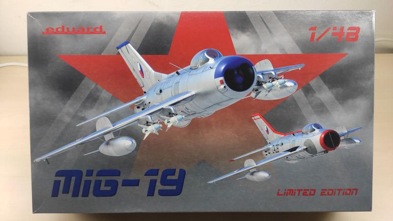  30 000 Ft

MiG-19PM Limitált kiadás 1/48 Eduard
