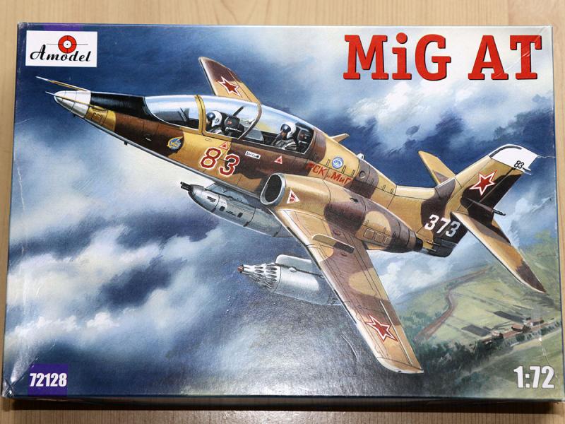 MiG-AT