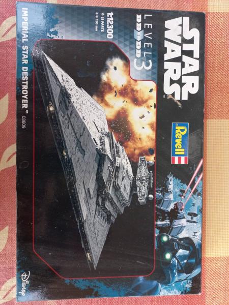 StarDestroyer

Revell 03609 - Imperial Star Destroyer ----------- 2.000 Ft