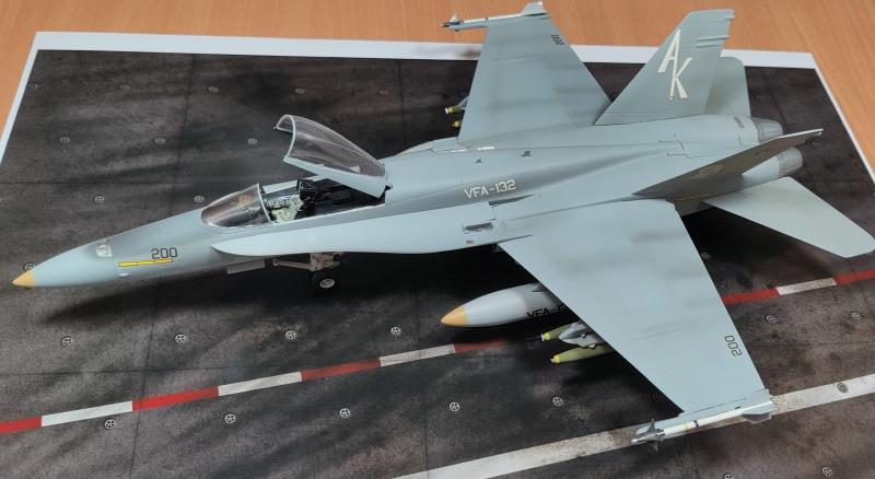 Kész makett-FA-18C_1-48_Italeri_7000Ft_1