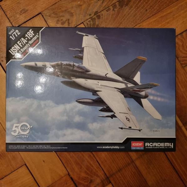 12567 1_72 USN F_A-18F