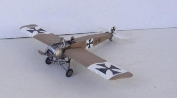 Fokker E.III (A.III), osztrák-magyar légierő, 1/72

A Revell makettje, a feliratok freehand, a kereszteket fel tudtam használni a kitből.
https://makettekeswg.blogspot.com/2023/05/669-uncle-fokker.html
