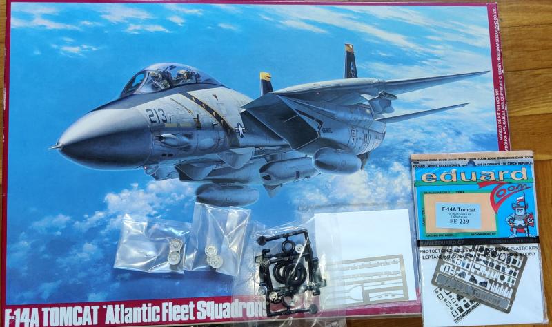 Cserealap_F-14A Hasegawa-Pro Jolly Rogers