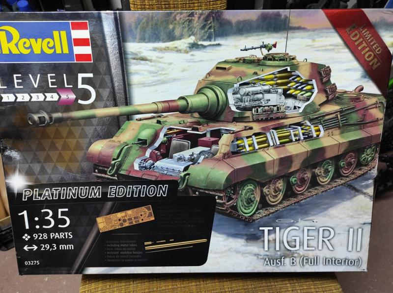 Revell Tiger II 18000