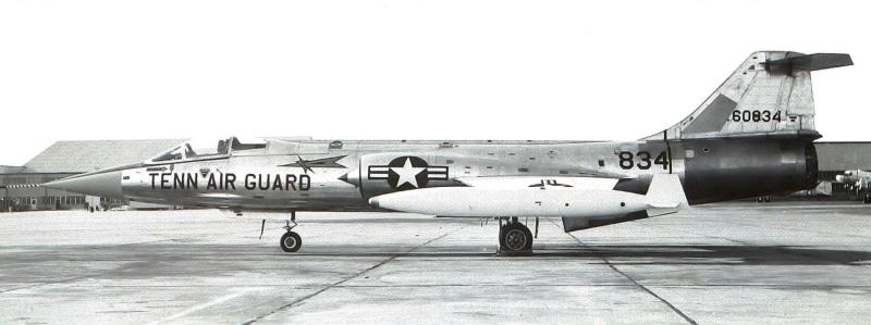 151st_Tactical_Fighter_squadron_F-104A_56-834

egy fényesre festett gárdista, jól kivehető a feliratok alatti szögletes mező