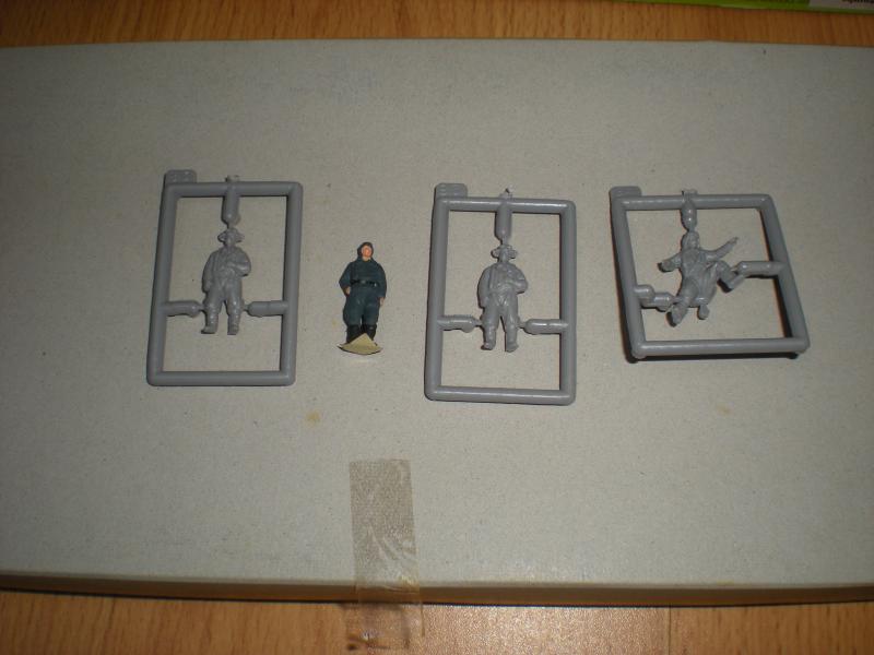 1/72! Hiányos! Csak négy figura a következő képen látható állapotvan! 400-