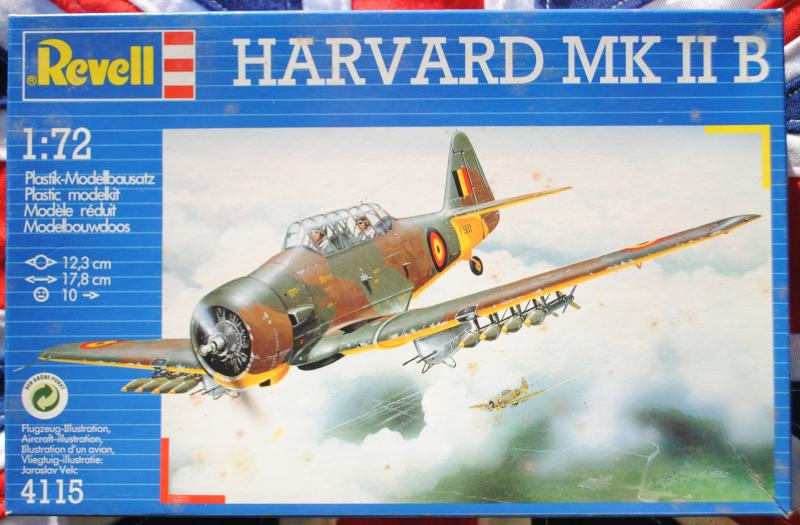 Revell Harvard (3500)