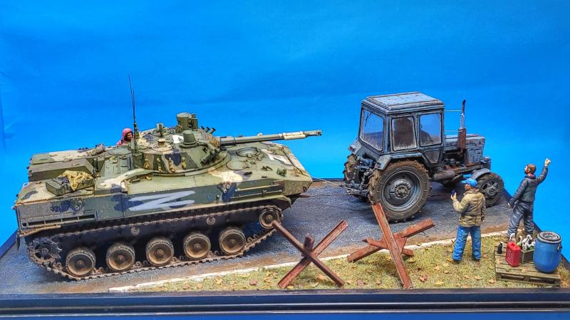 Egy dioráma, ami az orosz-ukrán háború egy jelenetét örökíti meg

Forrás: https://forums.kitmaker.net/t/tractor-brigade-invasion-of-ukraine-bmd-4m-1-35/21684/5