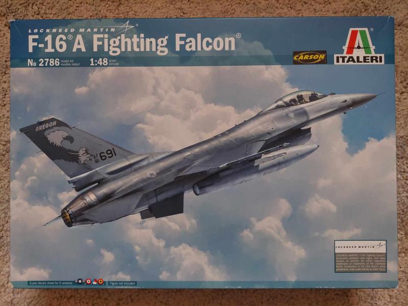 Italeri F16 8000