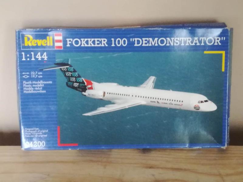 8000 Fokker 100