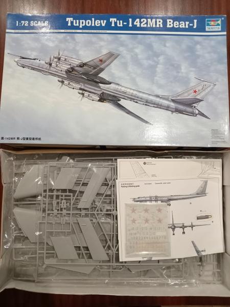 Tu-142
