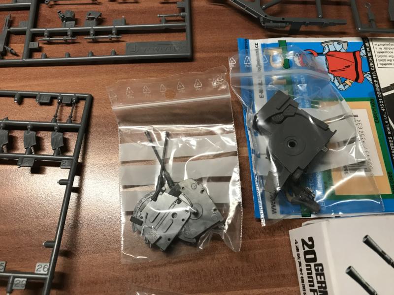 G2

Sziasztok, 

Felszámolás során feleslegessé vált kedvencek várják új gazdájukat, remélhetőleg nem a szemetesben. Mindegyikőjük 1/35-ös méretre nőtt. Ideális alanyok lehetnek roncsokhoz, kiegészítésnek, statisztának vagy bármi egyébhez. Árak lentebb + postaköltség, ha a személyes átvétel nem oldható meg. További infókat szívesen megosztok megkeresés esetén.

A – 4000 Ft
B -  7000 Ft
C – 2000 Ft
D – 2000 Ft
E – 1000 Ft
F – 500 Ft
G  – 2500 Ft
H – 3000 Ft
K – 8000 Ft

Kontakt: rendeles91@gmail.com
