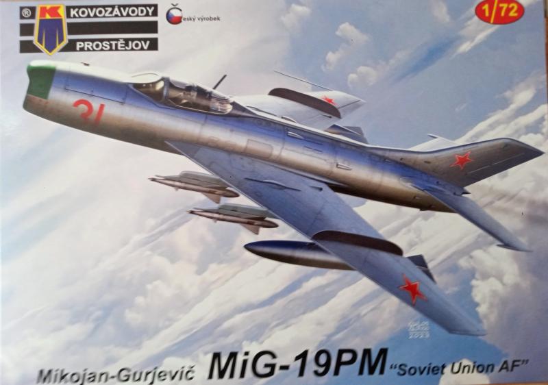 KP KPM0411 MiG-19PM  SU AF