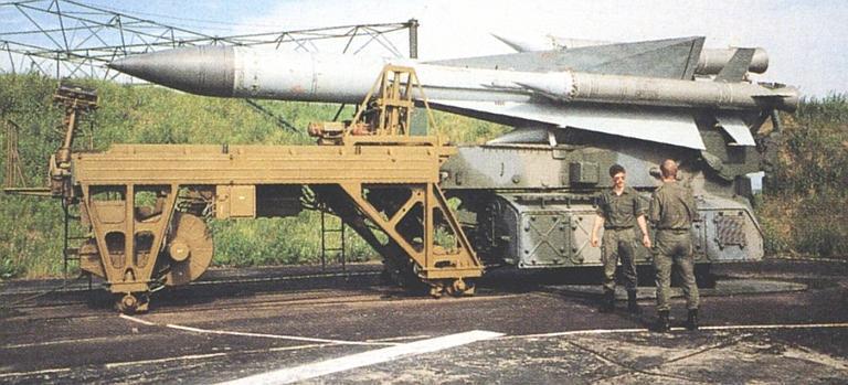 5Yu24-Missile-Loader-1S

Magyar bőrben.