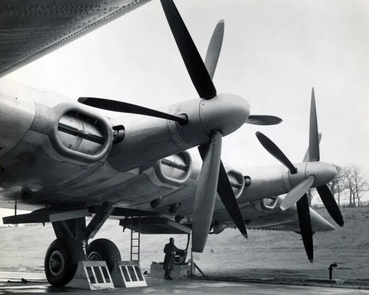 A Bristol Brabazon baloldali légcsavarjai