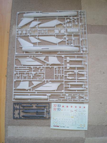 PC110180

Szu-17 M3 1/72 Pantera, doboza nincs, + KKR konténerrel 2000 ft