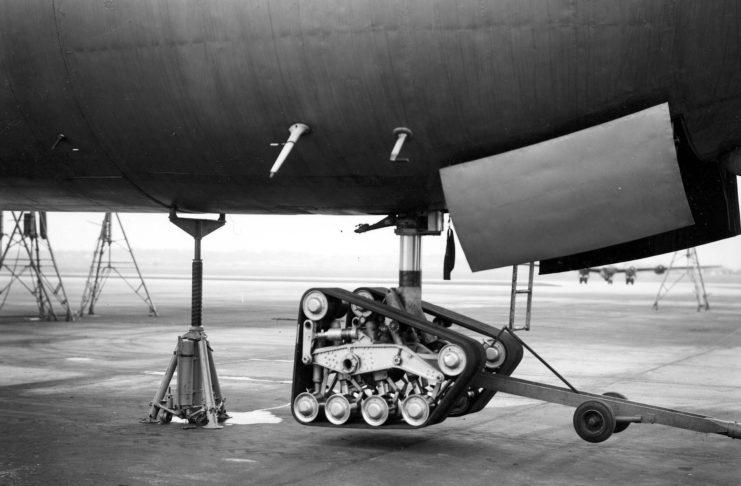 XB-36 lánctalpas orrfutója