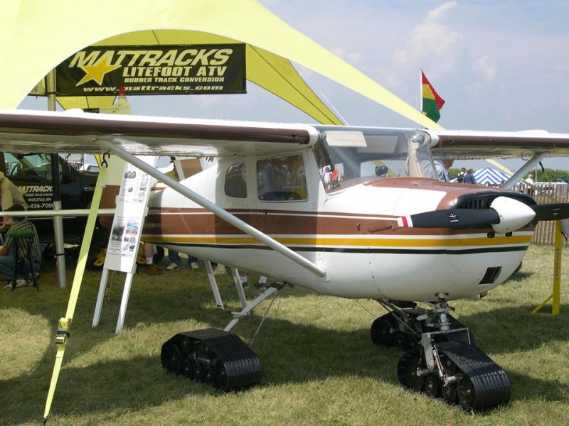 Cessna lánctalppal 2003-ban