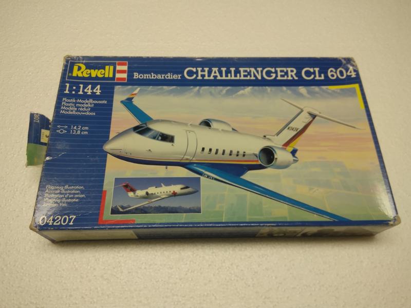 144 Revell Bombardier Chaellenger CL604 8000 Ft