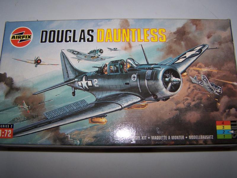 Airfix Dauntless (3000)