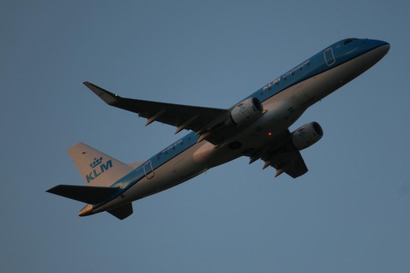 Embraer E175STD PH-EXO KLM