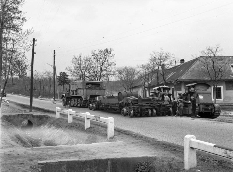 Hanomag WD-Z-50 & SdKfz. 7 (3-as_főút 1944)