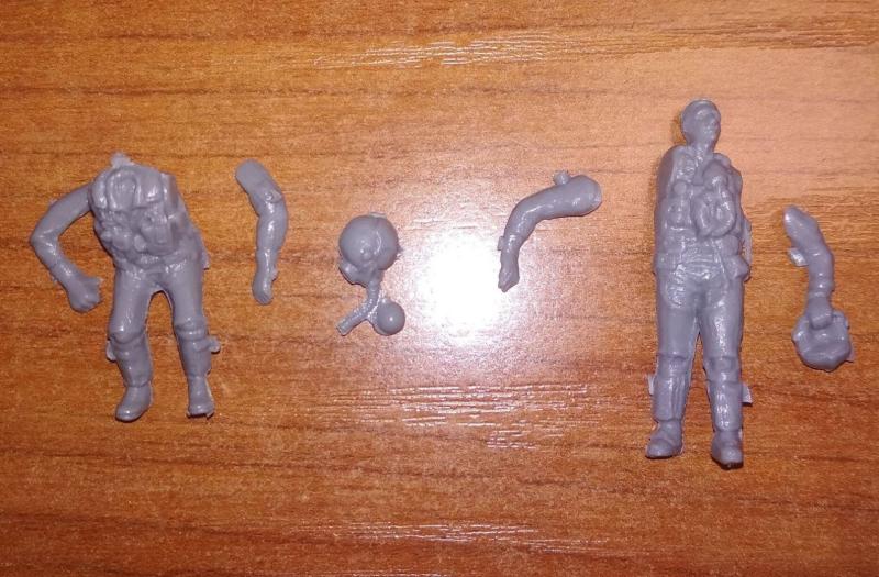 Pilóta figurák 1:48 300 Ft/db