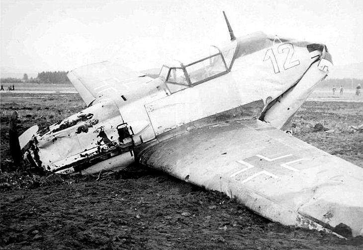 bf109e1_230

bal Mg 17 a lővályúban határozottabban jelenik meg