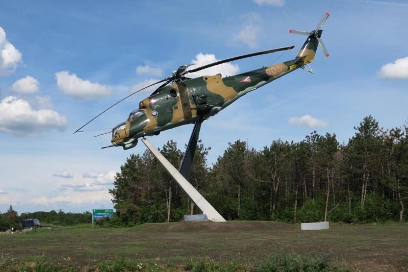 Az emlékmű a 8-as út mellett

Mi-24 emlékmű - Szentkirályszabadja