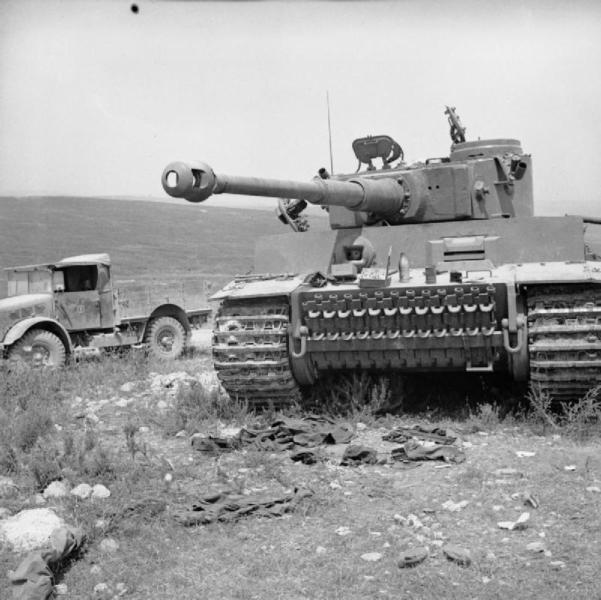 A 131-es zsákmány lesz_The_British_Army_in_Tunisia_1943_NA2640