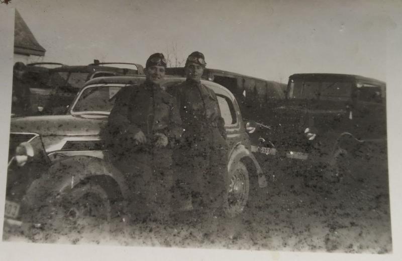 Sd.Kfz. 11 - B-327 = Gabriella Zagyvai FB