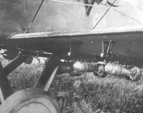 Már nem kézzel dobálták a bombákat

Kisméretű bombák tesztje egy R-1-en.