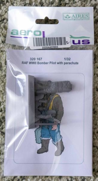 1/32 Aero Bonus 320 167 RAF WWII Bomber Pilot with parachute - 3200 HUF