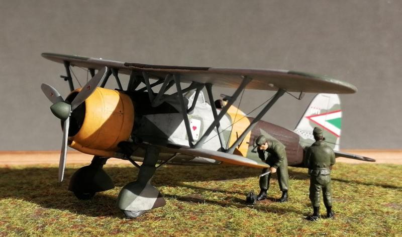 Fiat CR.42 Falco - Italeri 1:72
Seres Albert gépe (V-202)
Magyar Királyi Honvéd Légierő "Kőr Ász" vadászrepülő század