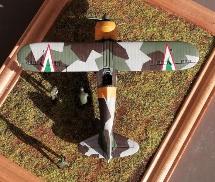 Fiat CR.42 Falco - Italeri 1:72
Seres Albert gépe (V-202)
Magyar Királyi Honvéd Légierő "Kőr Ász" vadászrepülő század