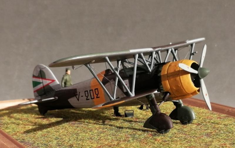 Fiat CR.42 Falco - Italeri 1:72
Seres Albert gépe (V-202)
Magyar Királyi Honvéd Légierő "Kőr Ász" vadászrepülő század