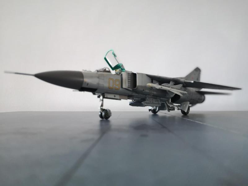 MiG-23M Flogger
1:48 Trumpeter tru02853