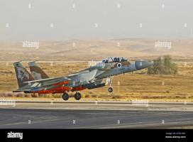 israeli-air-force-f-15i-raam-armed-with-practice-bombs-taking-off-from-hatzerim-air-force-base-israel-2T3C1W1