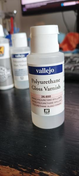 Vallejo Gloss Varnish - 800 Ft