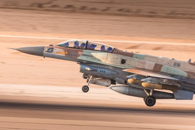 M117

IAF F-16I "444" of 253 Squadron "The Negev". A pair of 750-pound class M117 general purpose bombs are visible under the port wing.