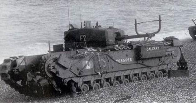 A Calgary az ütközet után

forrás: https://mikesresearch.com/2021/11/28/dieppe-france-1942/#:~:text=from%20another%20tank.-,CALGARY,-%2C%20commanded%20by%20C