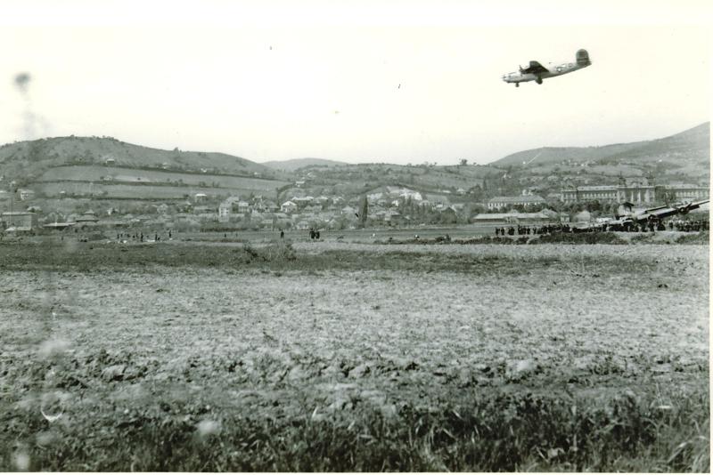 B-24 Liberator Pécsen - 1945

Forrás: JPM Helytörténeti Gyűjtemény, Kercza Károly