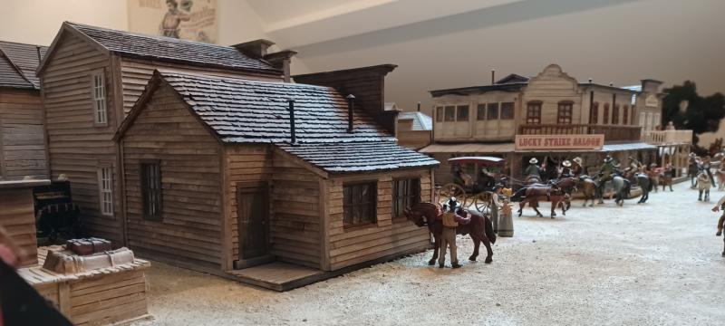 1.30 western dioráma-Silver City FB csoport forrásból