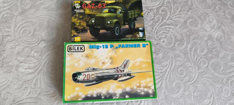 1MiG-19P + Gaz-63

5500.-